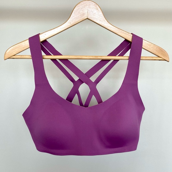 Lululemon Laser Focused bra. 💗 - Picture 6 of 9